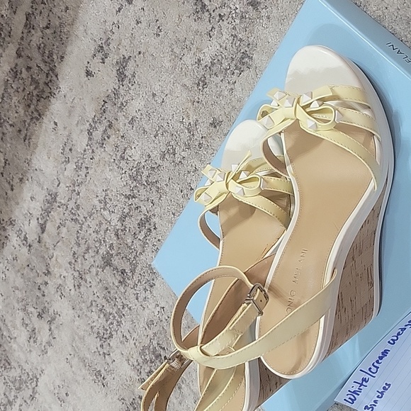 New Women's Wedge heel shoes - Picture 2 of 5